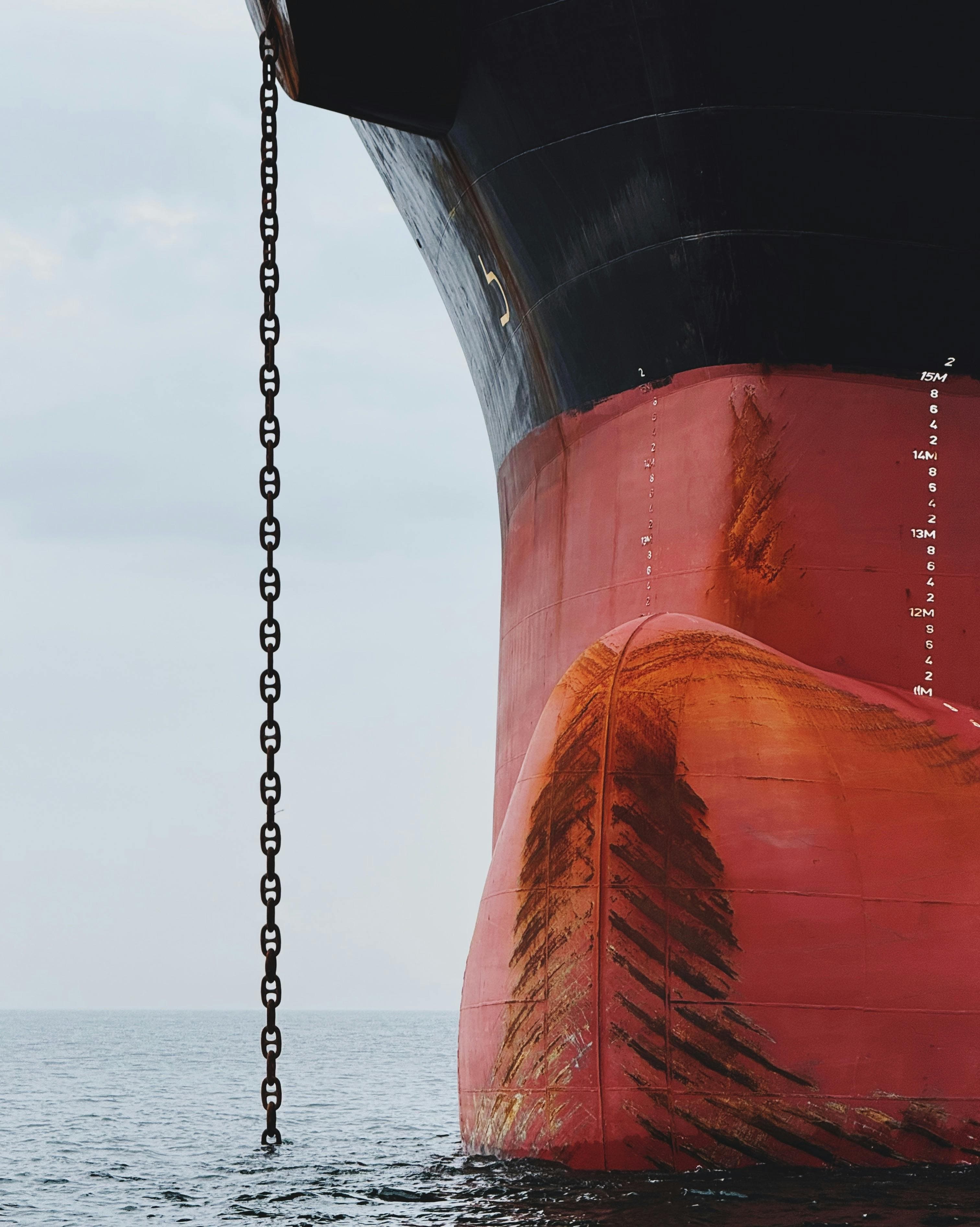 Maritime cargo ship with containers